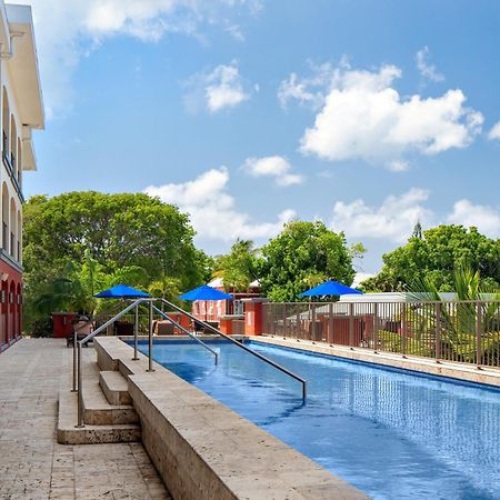 Courtyard By Marriott Bridgetown, Barbados Hotel Buitenkant foto