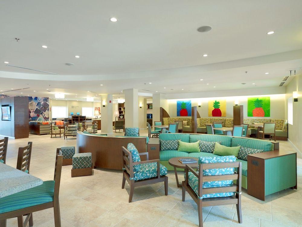 Courtyard By Marriott Bridgetown, Barbados Hotel Buitenkant foto