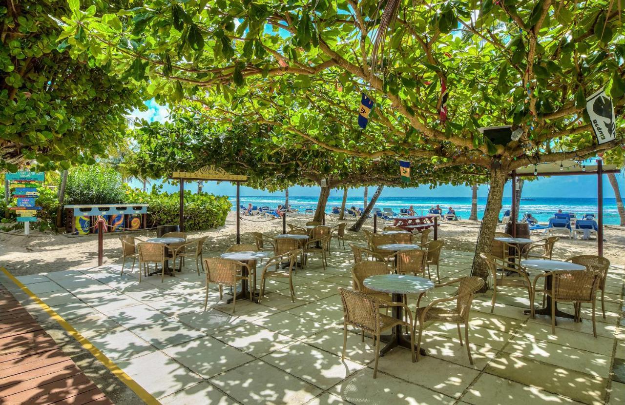 Courtyard By Marriott Bridgetown, Barbados Hotel Buitenkant foto