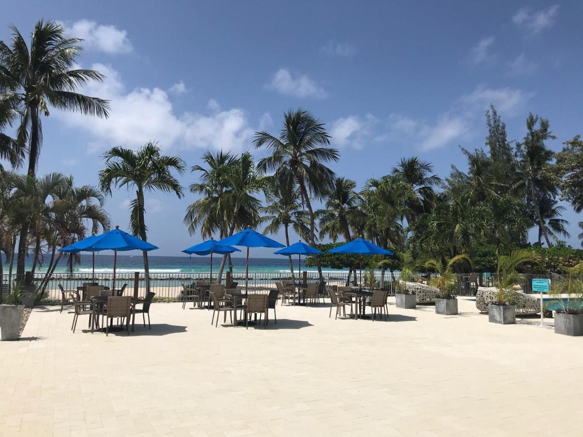 Courtyard By Marriott Bridgetown, Barbados Hotel Buitenkant foto