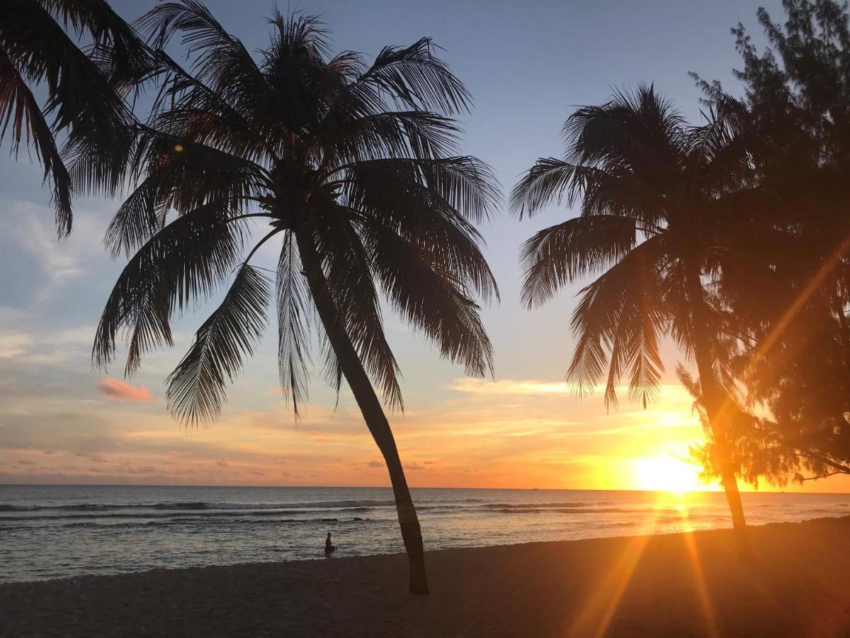 Courtyard By Marriott Bridgetown, Barbados Hotel Buitenkant foto