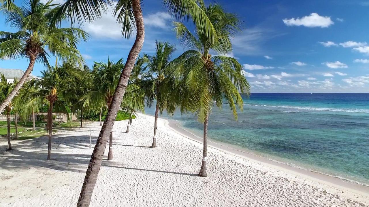 Courtyard By Marriott Bridgetown, Barbados Hotel Buitenkant foto