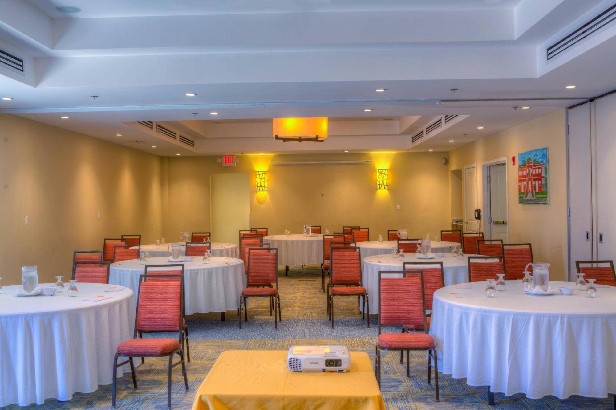 Courtyard By Marriott Bridgetown, Barbados Hotel Buitenkant foto
