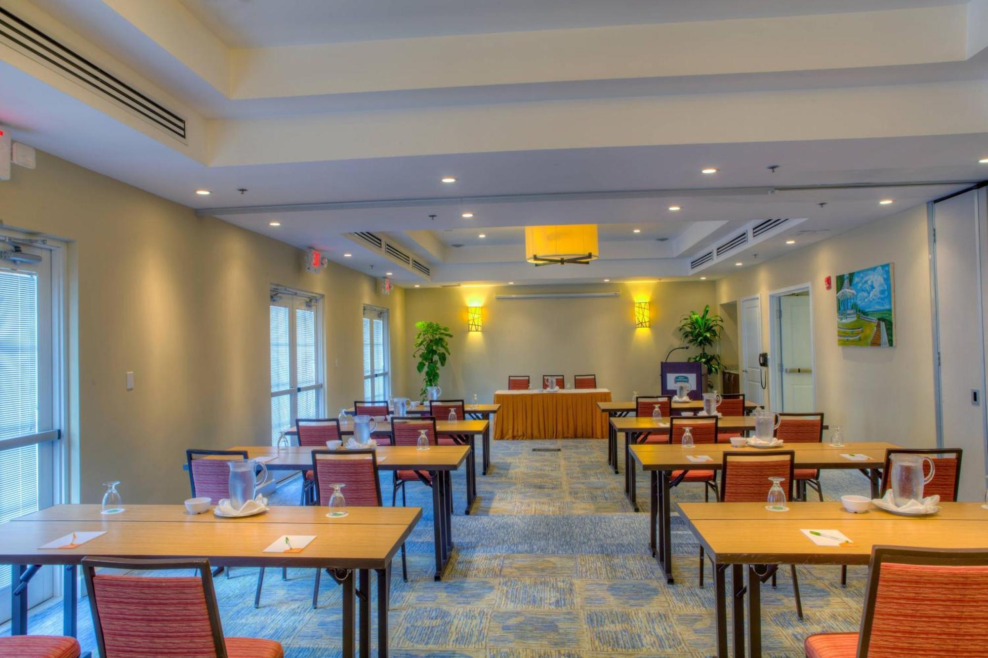 Courtyard By Marriott Bridgetown, Barbados Hotel Buitenkant foto