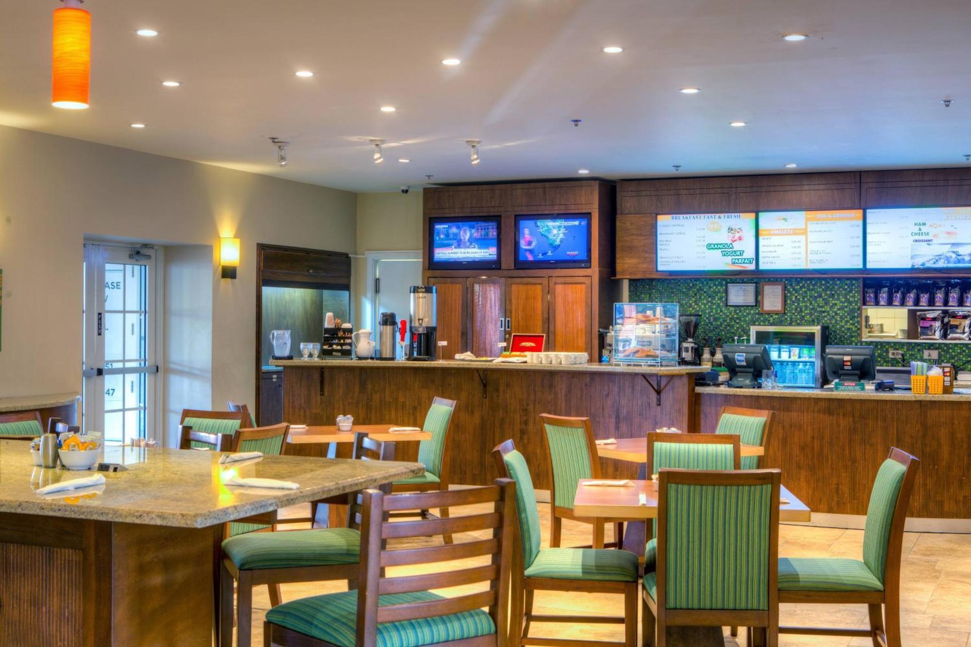 Courtyard By Marriott Bridgetown, Barbados Hotel Buitenkant foto