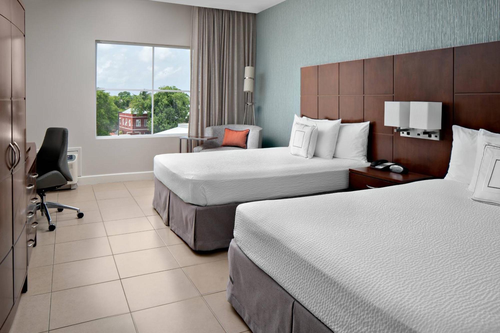 Courtyard By Marriott Bridgetown, Barbados Hotel Buitenkant foto