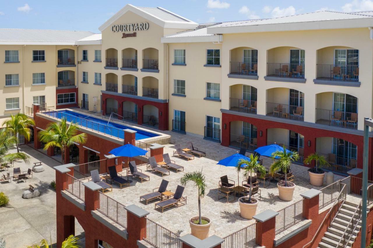 Courtyard By Marriott Bridgetown, Barbados Hotel Buitenkant foto