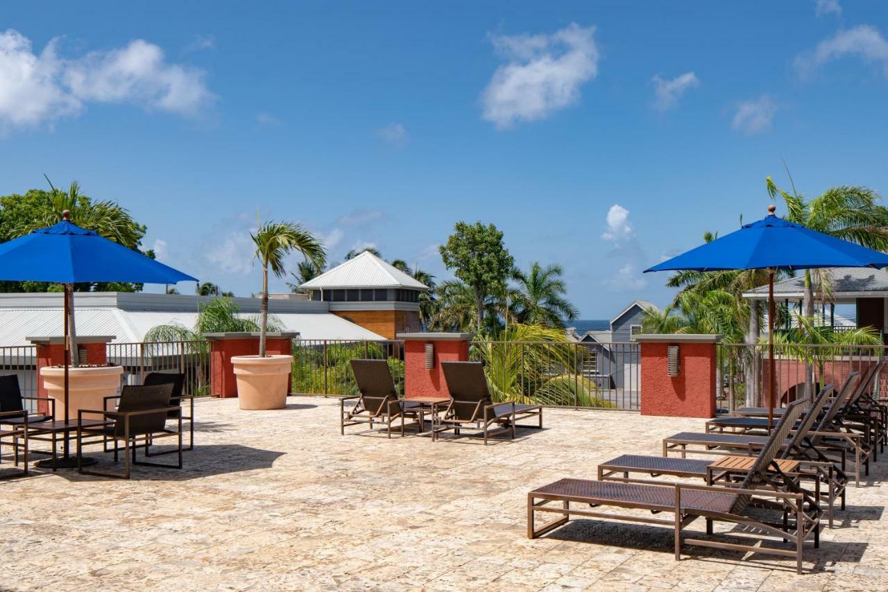 Courtyard By Marriott Bridgetown, Barbados Hotel Buitenkant foto