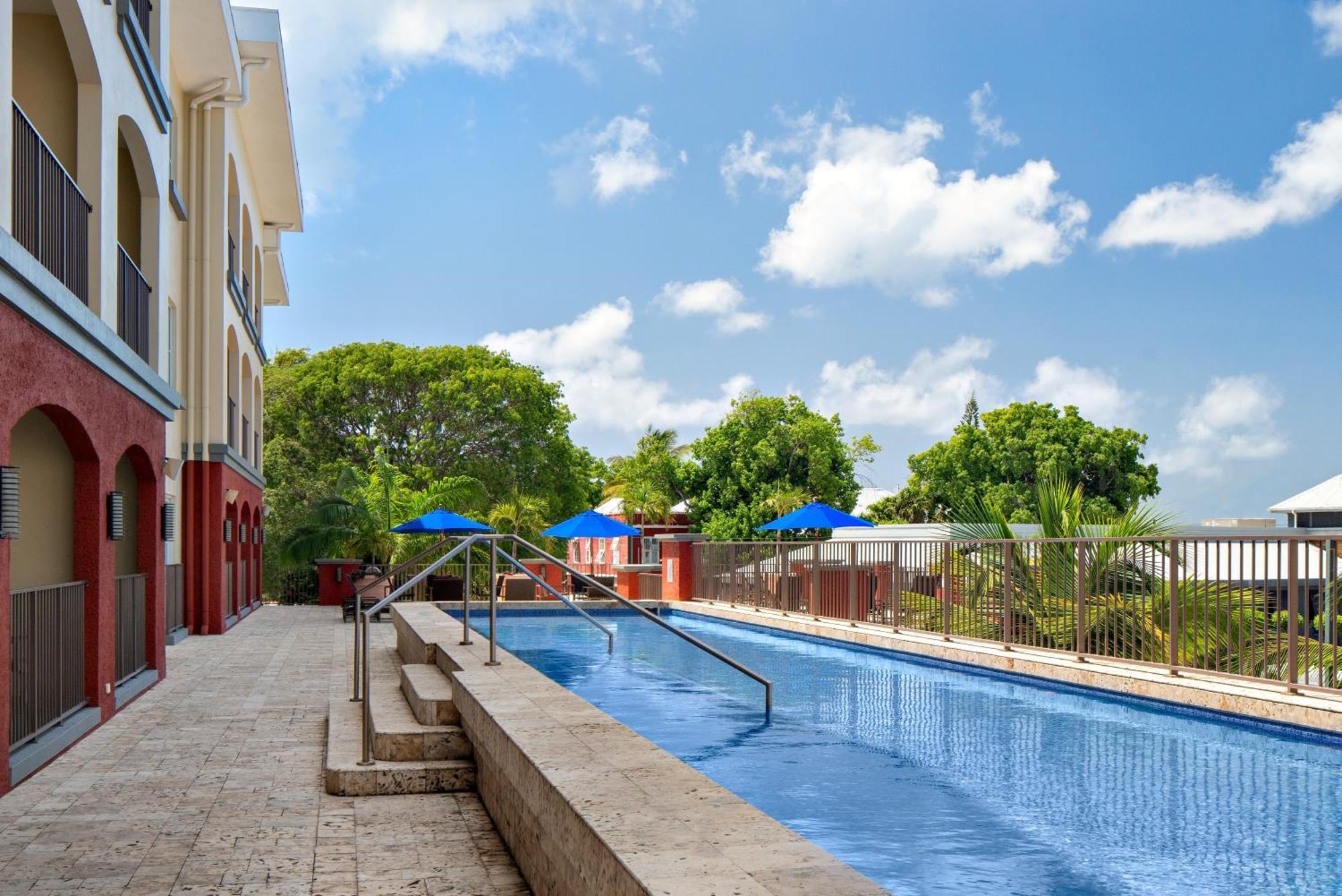 Courtyard By Marriott Bridgetown, Barbados Hotel Buitenkant foto