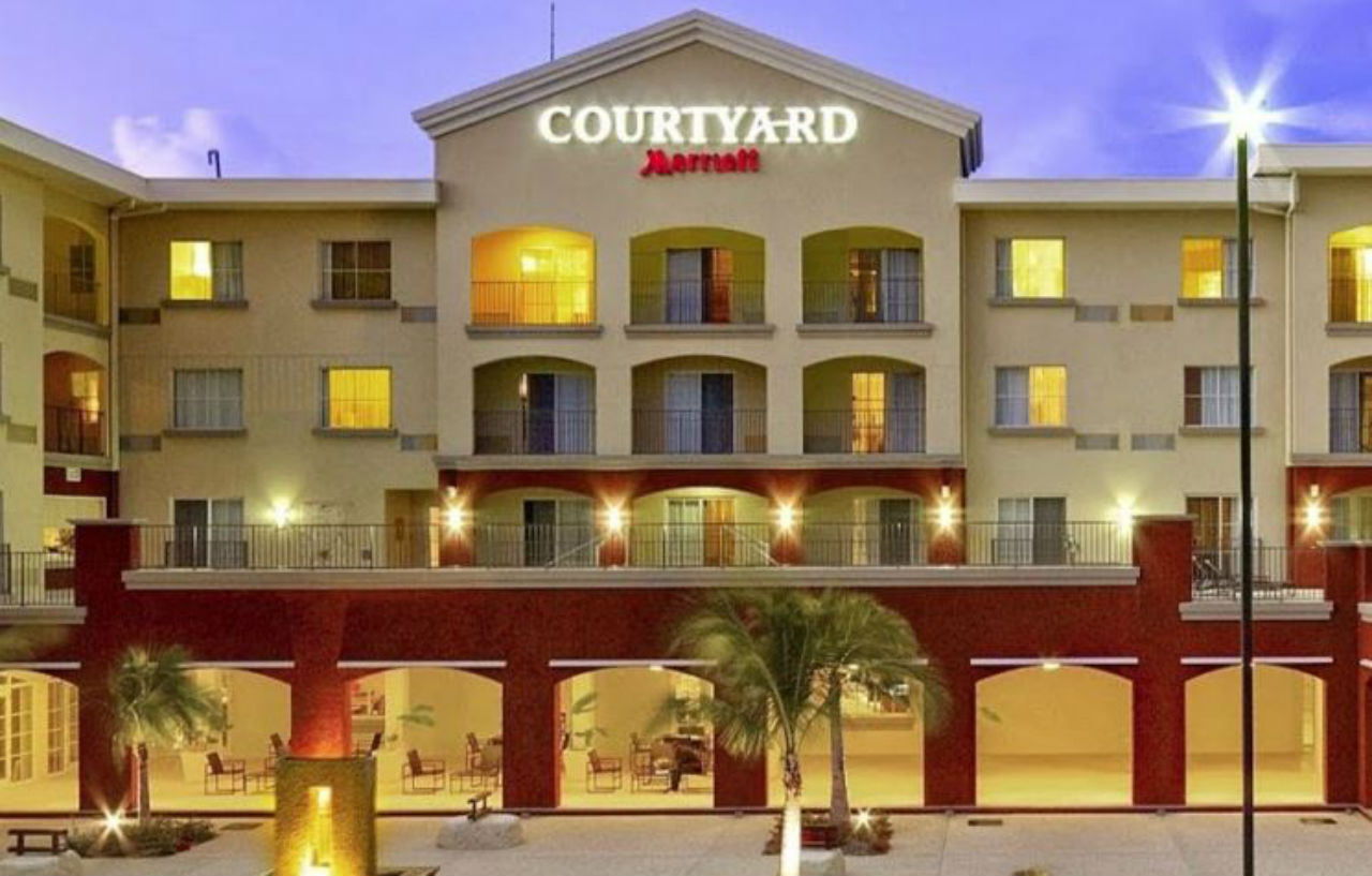 Courtyard By Marriott Bridgetown, Barbados Hotel Buitenkant foto